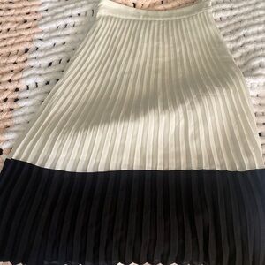 Black and white skirt ax forever 21